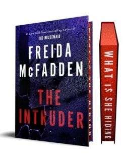Freida McFadden: Intruder (Hardcover, 2025, Poisoned Pen Press)