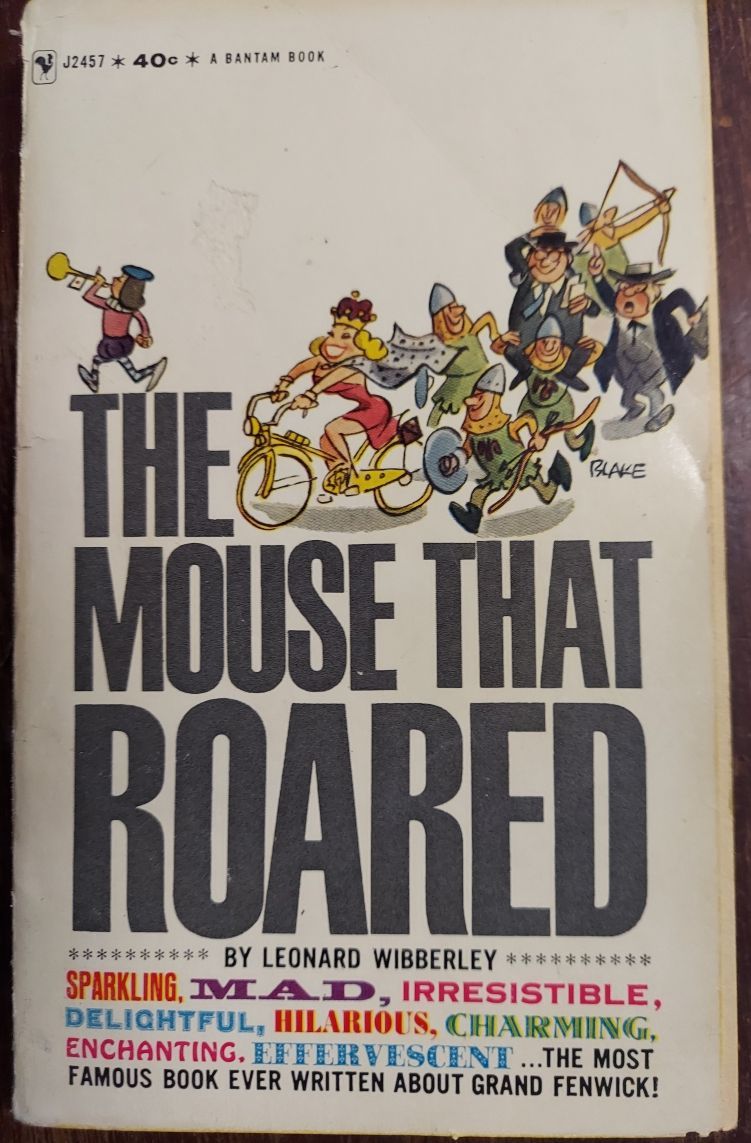 Leonard Wibberley: The Mouse That Roared (Paperback, 1962, Bantam)
